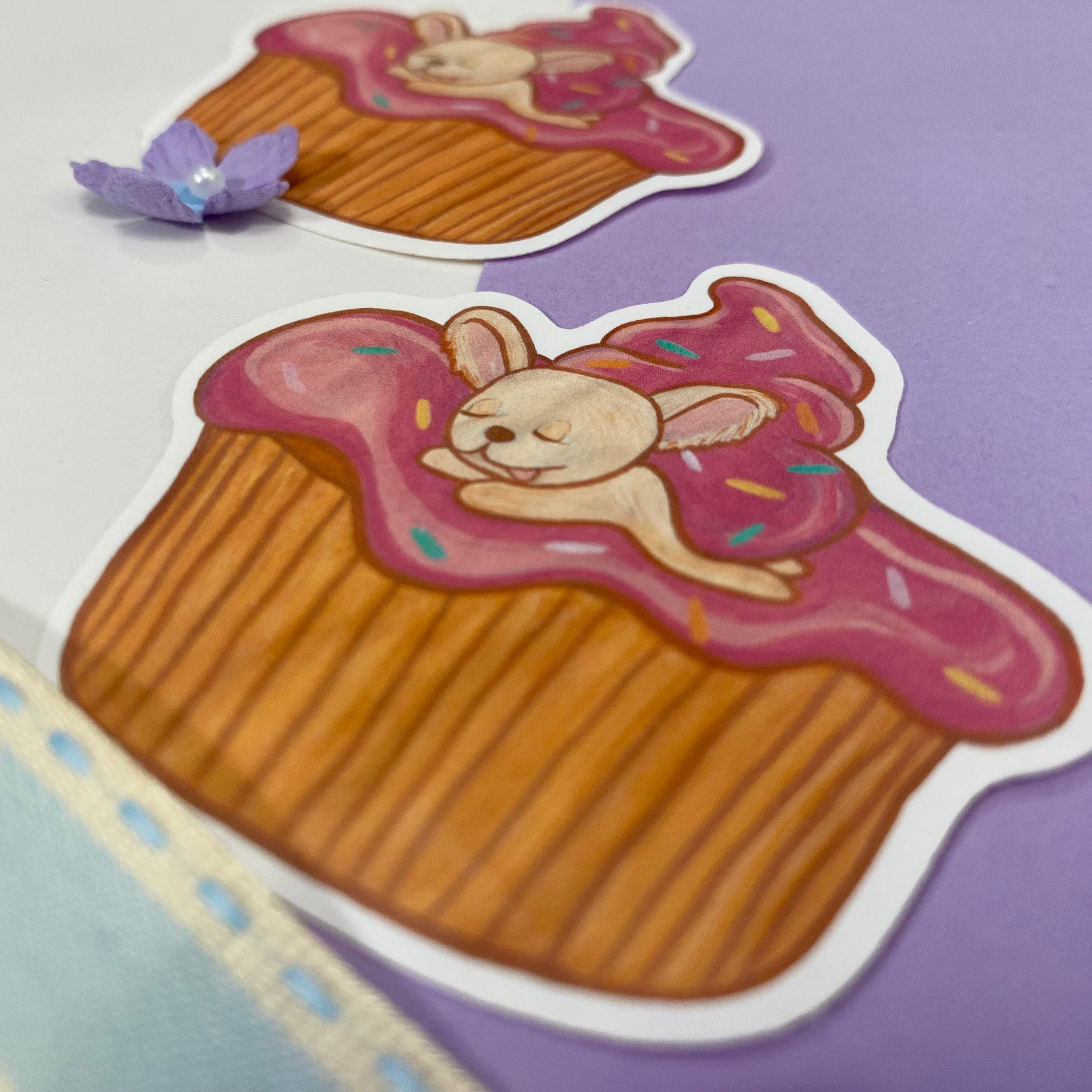 William the Cupcake Chihuahua Single Vinyl Sticker